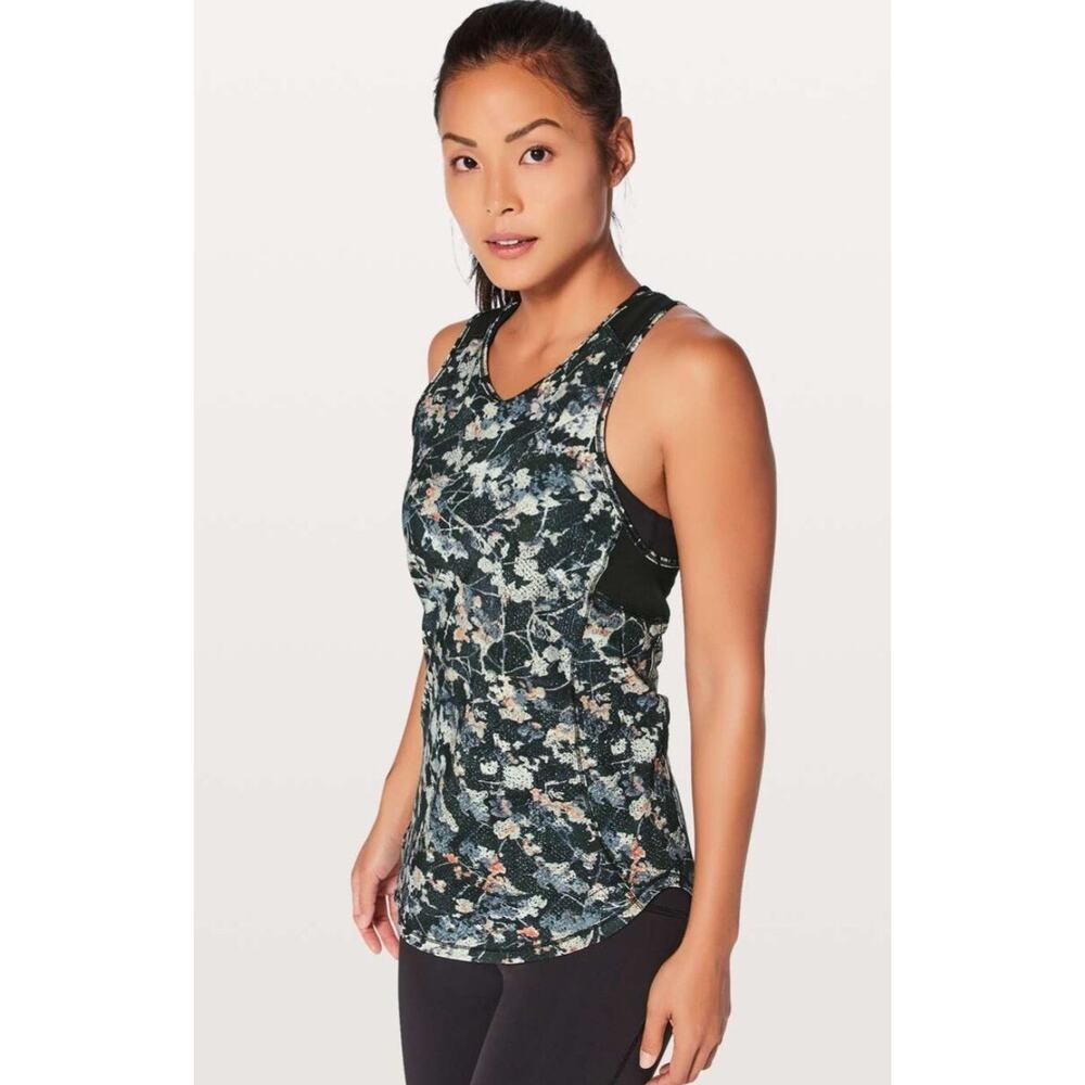 Lululemon Sculpt Tank IISpring Bloom Multi / Black top 2 A000456